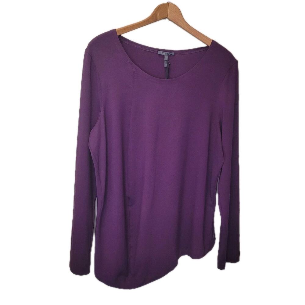 Oska Womens Round Neck Long Sleeve Asymmetrical Hem Top in Berry 1 US 6/8 New